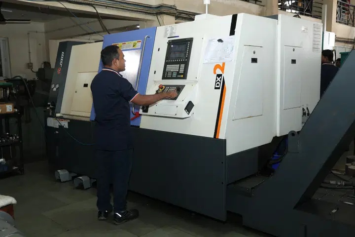 CNC TURNING CENTER