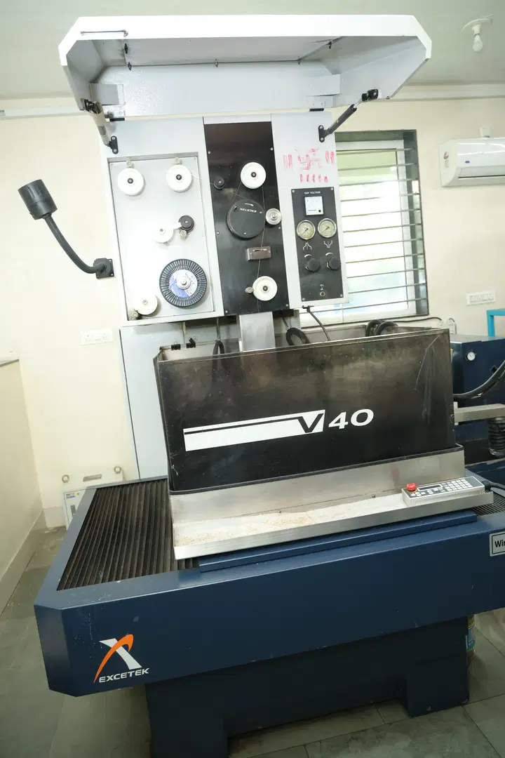 WIRE-CUT MACHINE