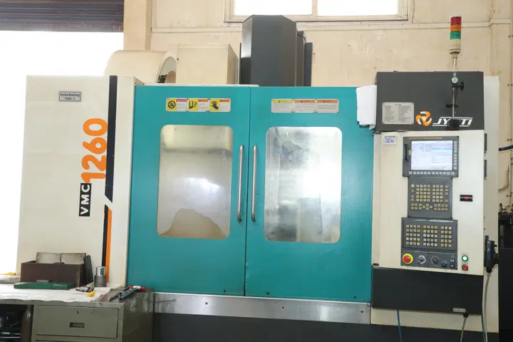 CNC VERTICAL MACHINING CENTER
